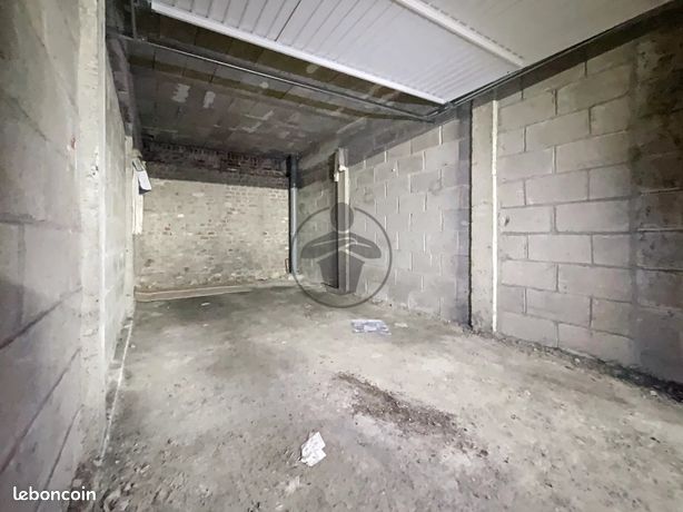 Parking/box 1 pièce 15 m²