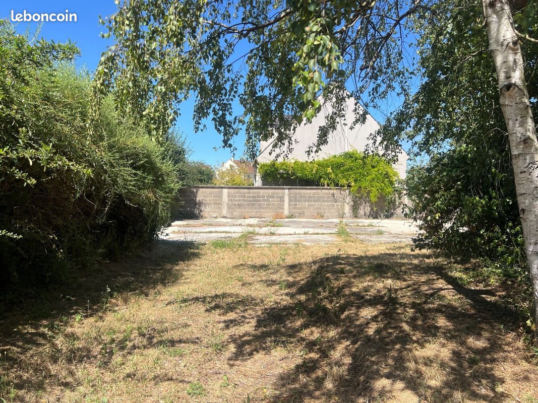 Terrain Vert-le-Petit · 180 000 €