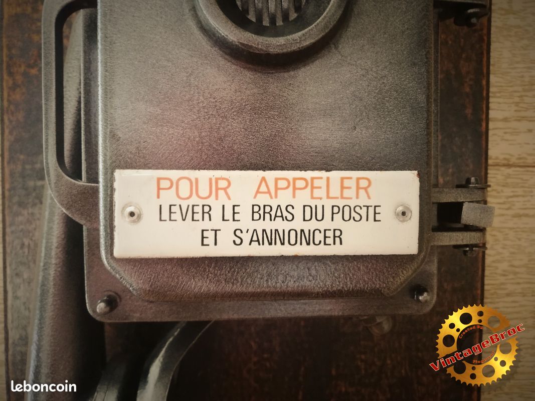 Ancien Téléphone de Gare SNCF converti en Boite à Clefs / Clés dans un Esprit Industriel... Design & Created by Fingercut Modèle Unique Disponible à La Vente 320 euros (Envoi Possible) (image 6)
