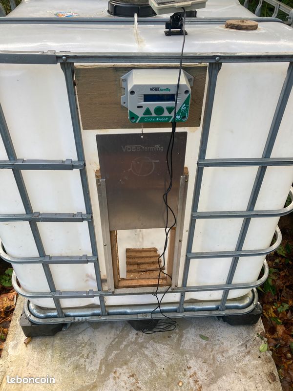 Poulailler avec porte automatique (image 1)