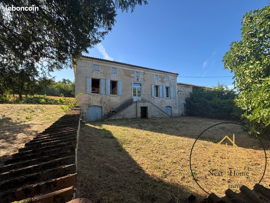 Maison 14 pièces 357 m² · à Saint-Martial · 357 m² · 420 000 €