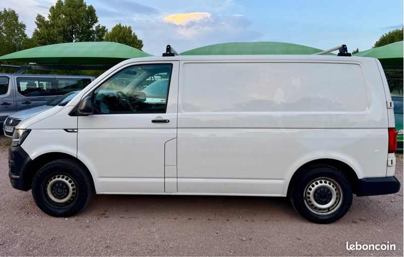 Volkswagen transporter fourgon tole l1h1 2.0l tdi 150cv finition business line 252.100kms 01/2017 clim régulateur de vitesse écran tactile bluetooth barre de toit volkswagen aide au stationnement (image 5)
