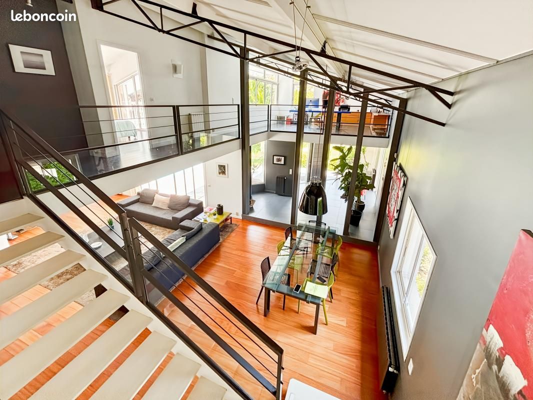 Maison 5 pièces 219 m²