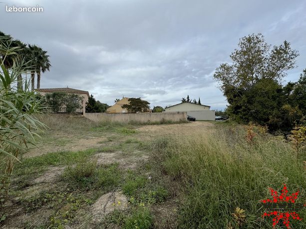 Terrain 810 m² NISSAN LEZ ENSERUNE
