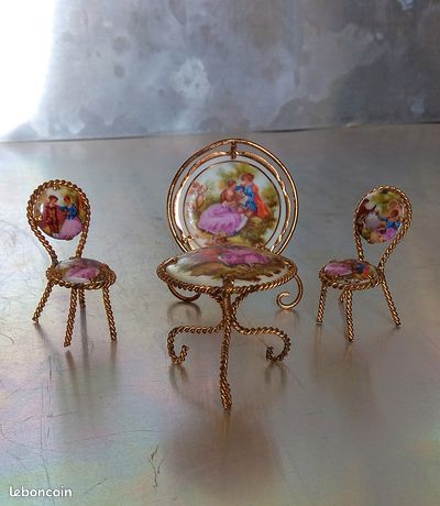 PLAT VINTAGE &FRAGONARD& porcelaine de Limoges Lys Royal Giraud EUR PLAT VINTAGE &FRAGONARD& porcelaine de Limoges Lys Royal Giraud EUR