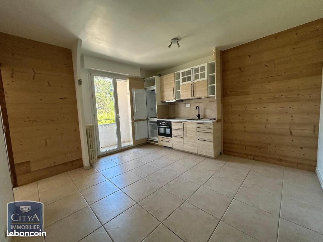 Appartement 2 pièces 37 m² · à Saint-Marcellin · 37 m² · 570 €