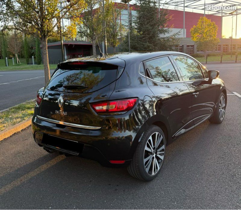 Renault Clio 4 Initiale Paris 120cv BVA faible km (image 2)