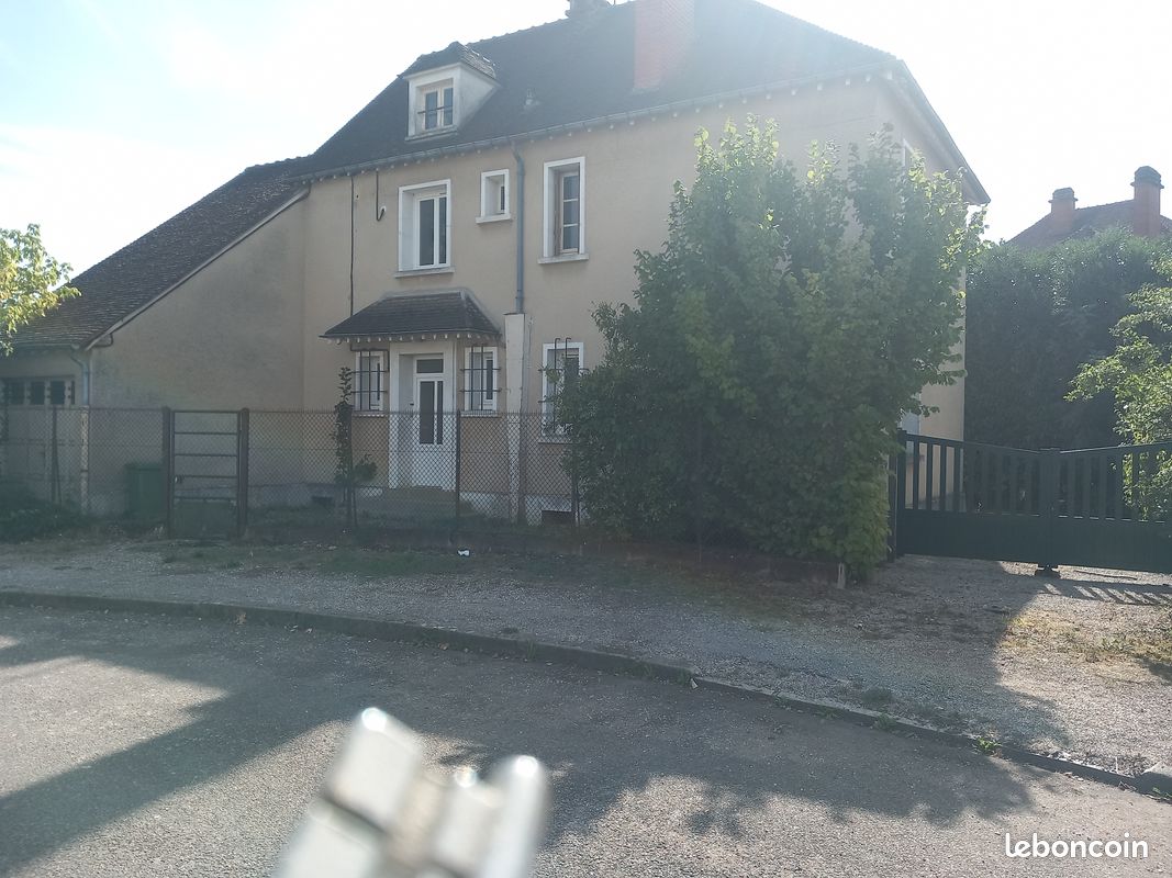 Maison 6 pièces 102 m² · à Coulanges-sur-Yonne · 102 m² · 84 000 €