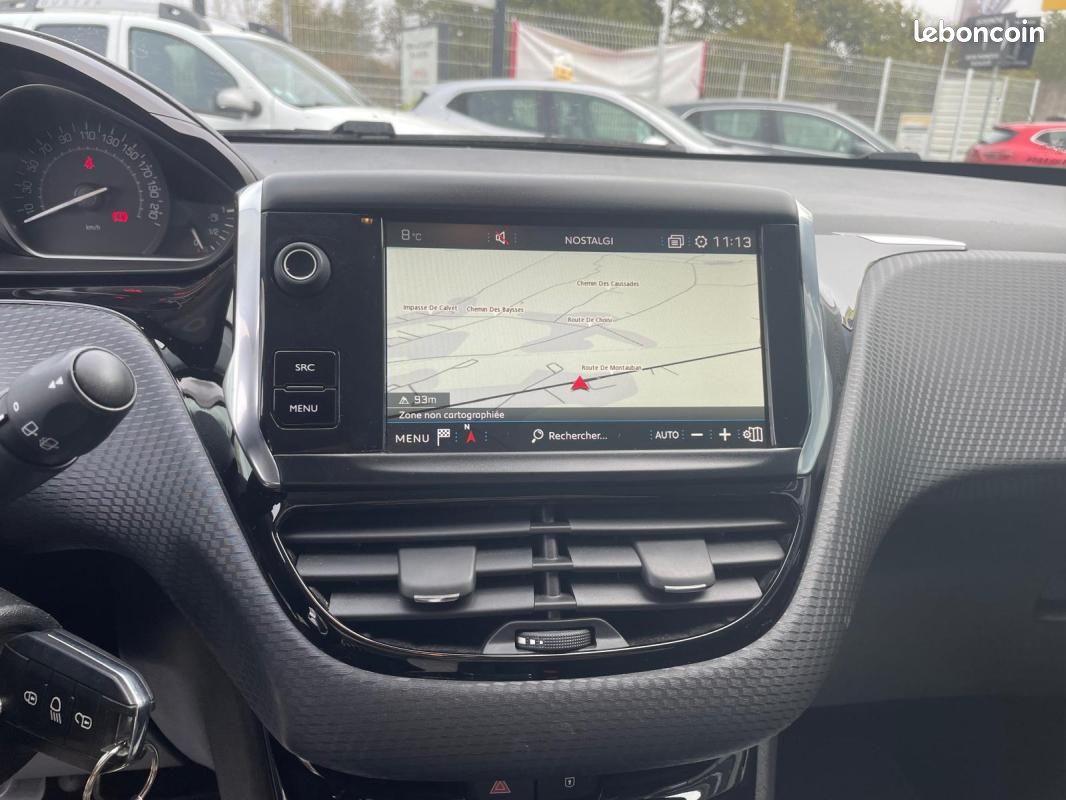 Peugeot 2008 PURE TECH 110CH SIGNATURE (image 11)