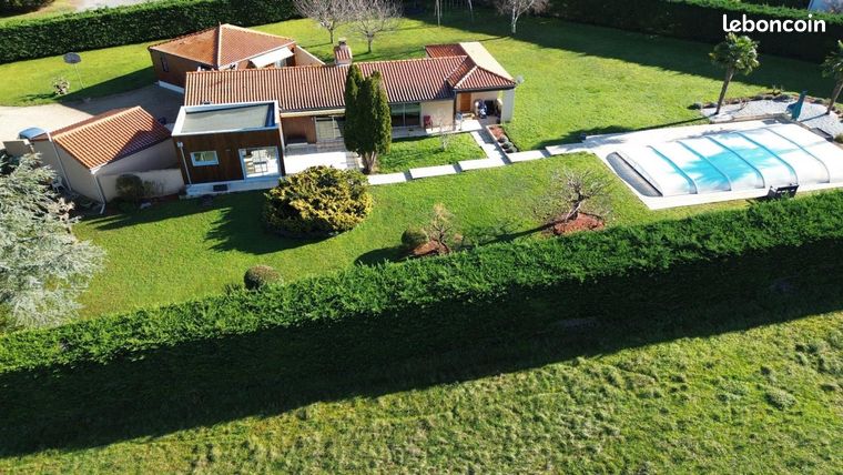 Maison 6 pièces 217 m²