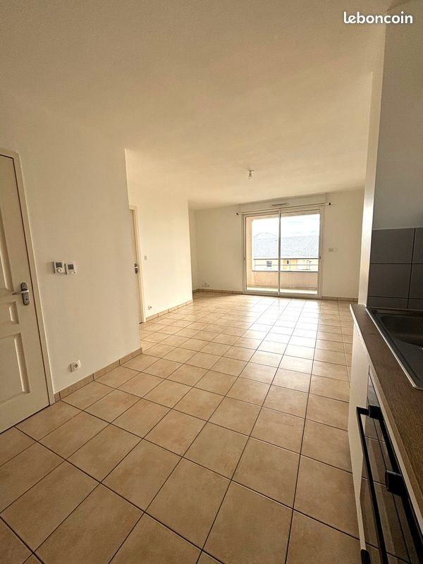 Appartement 2 pièces 42 m² · à Luc-la-Primaube · 42 m² · 450 €/mois