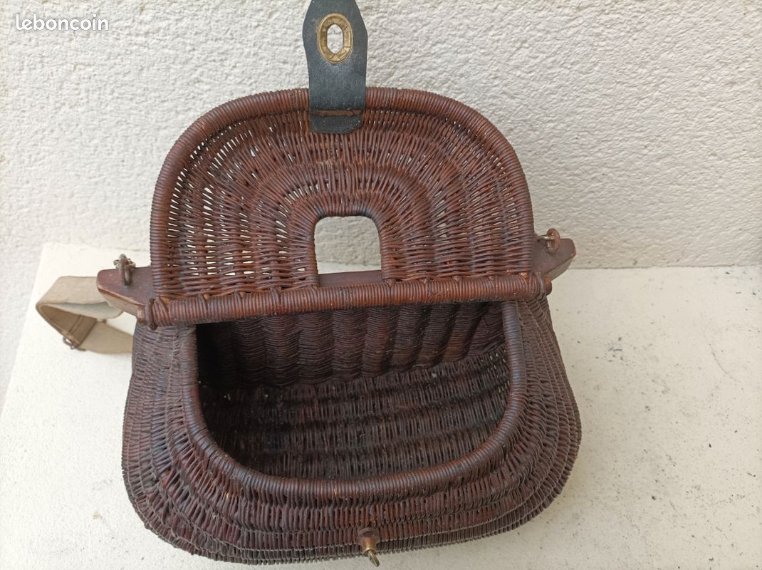 Panier De Pêche Vintage En Osier (creel) Avec Sangle Cuir Et