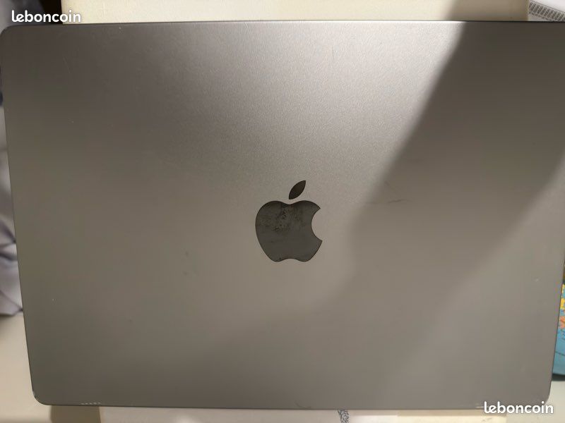 MacBook Pro 14" M1 Pro (2021) - 16Go RAM / 512Go SSD - QWERTY (image 2)