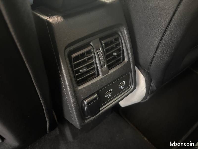 Renault Captur E-Tech Plug-in 160 Initiale Paris (image 23)