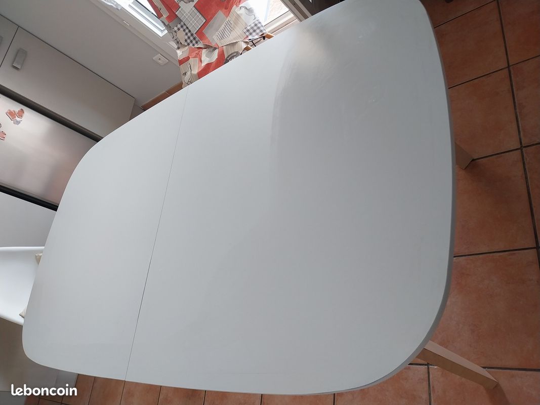 Table style scandinave (image 4)