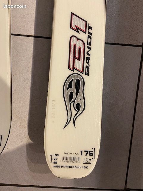 Skis (image 4)