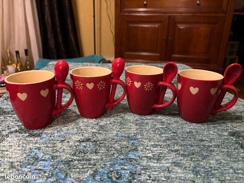 Tasse à café et cuillères (image 1)