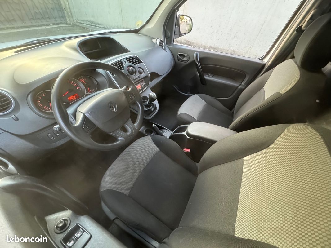 RENAULT KANGOO EXPRESS II (2) GRAND VOLUME GRAND CONFORT BLUE DCI 95cv 1ere main (image 4)