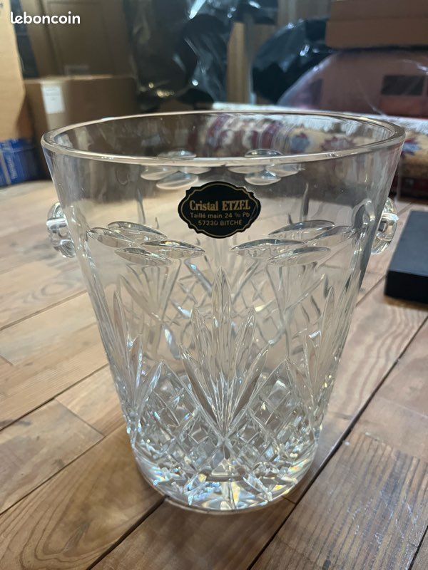 Seau à glace ou à champagne en cristal taillé, marqué Cristal Etzel – Bitche (Moselle, France) - Décoration