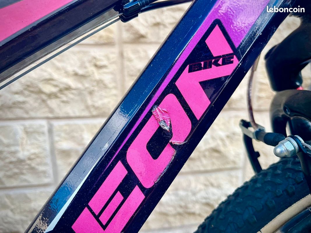 Velo fille noir et rose Vélos