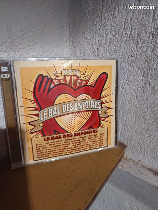 CD NEUF "Le bal des enfoiré" 2012 (image 1)