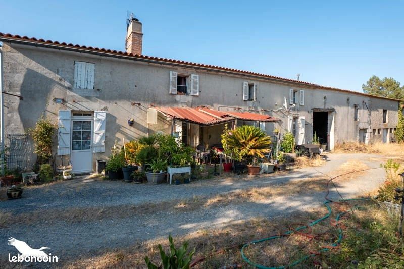 Maison 4 pièces 196 m² · à Montguyon · 196 m² · 169 087 €