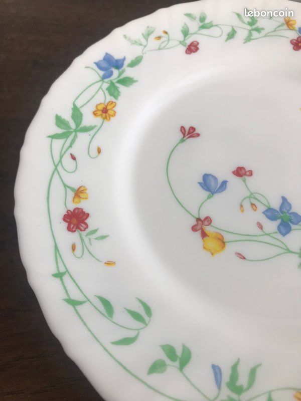 Lot De 8 Assiettes à Dessert ARCOPAL Motif Fleurs Vintage - Verre Opale, Excellent état