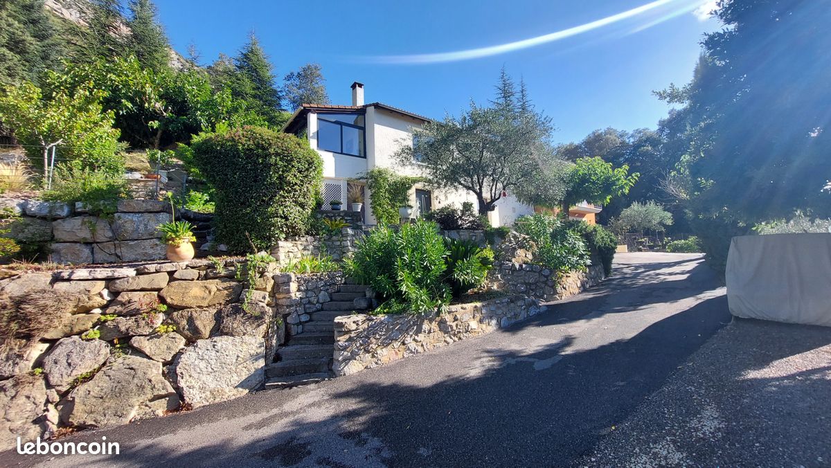 Maison 6 pièces 143 m² · à Sahune · 143 m² · 400 000 €