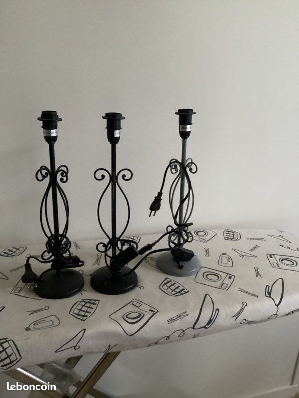 Pied de lampe (image 1)