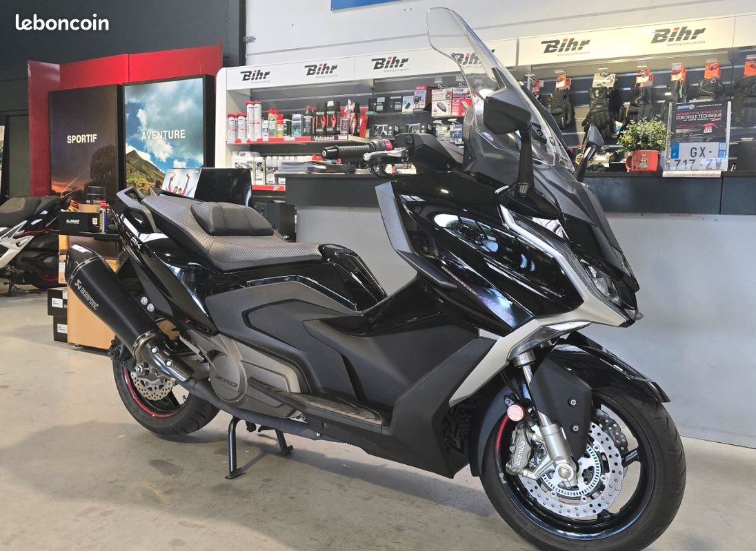 Scooter Kymco Ak Tmax 530 Vs Ak 550 Maxi Scooter Scooter Kymco 530 - Main Image