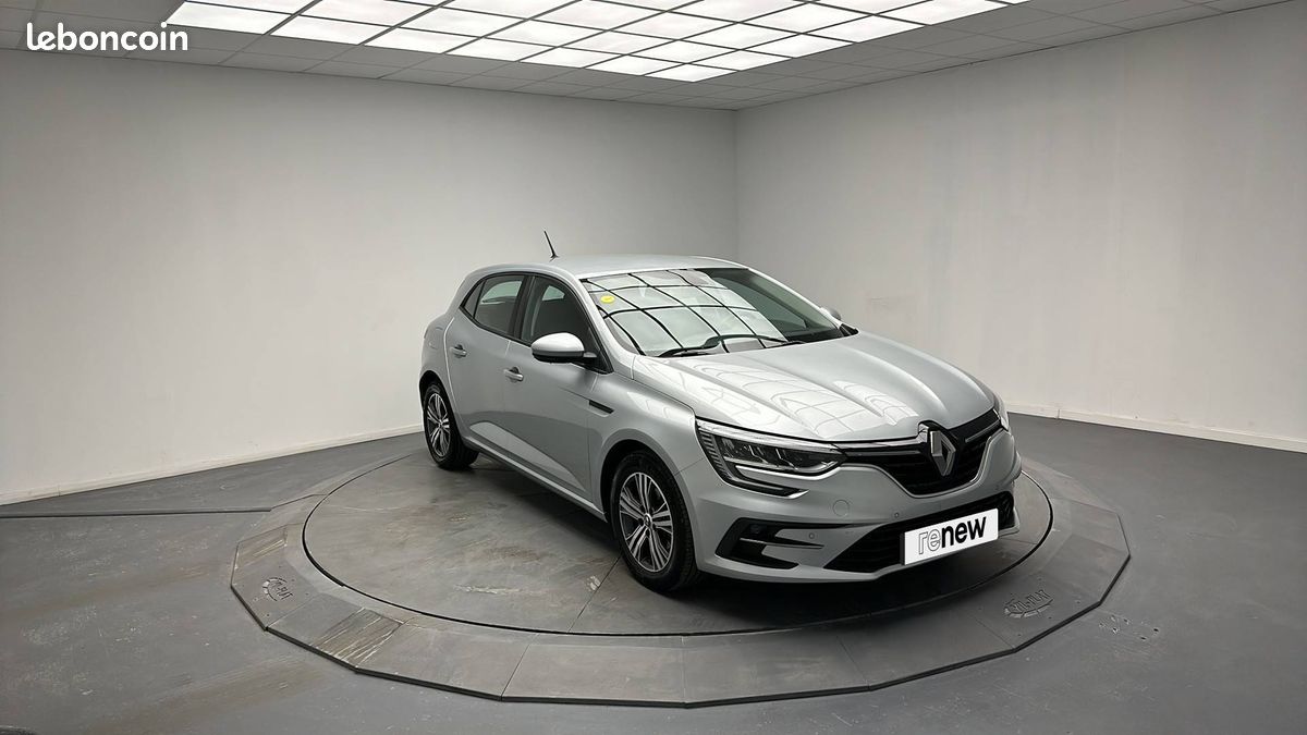 Renault megane iv berline blue dci 115 evolution (image 9)