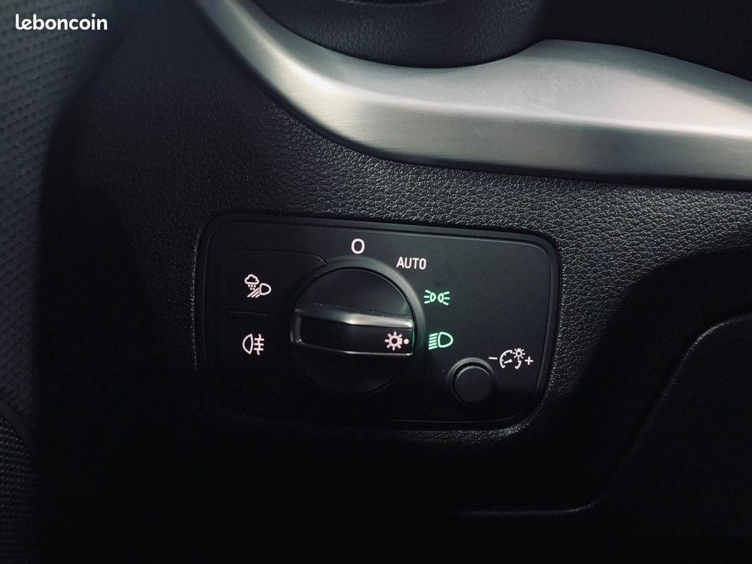 Audi Q2 35 TFSI 1.5L 150CH S LINE + ENTRETIEN CONSTRUCTEUR + TOIT OUVRANT + CARPLAY + CAMERA DE RECUL + GARANTIE 12 MOIS (image 32)