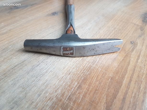 N°026 ANCIEN OUTIL de CORDONNIER Bourrelier Sellier Tapissier métier du