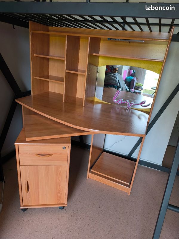 Bureau (image 2)