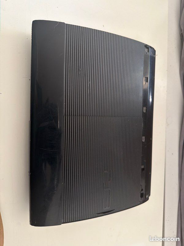 PS3 ultra slim noir (image 1)