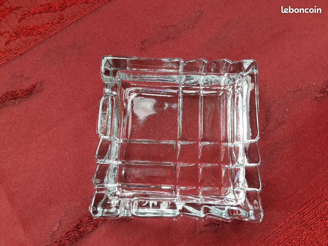 Cendrier /vide-poche en cristal strié (image 2)