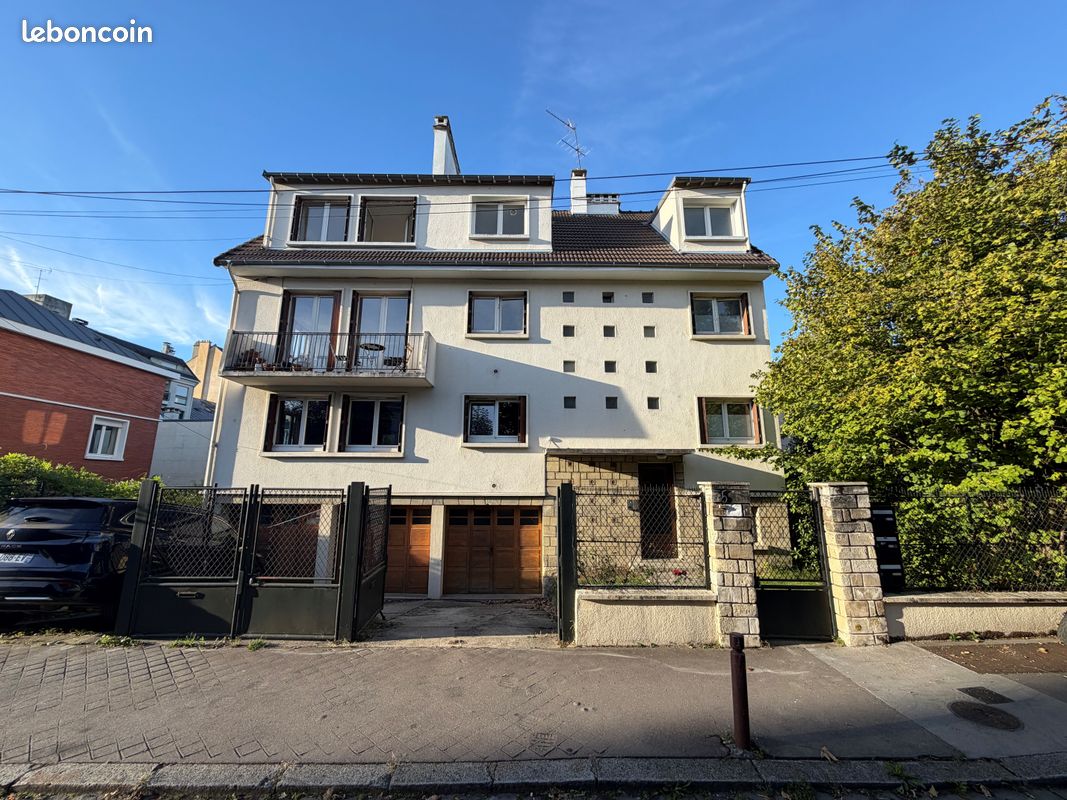 Appartement 5 pièces 84 m² · à Versailles · 84 m² · 2 450 €/mois