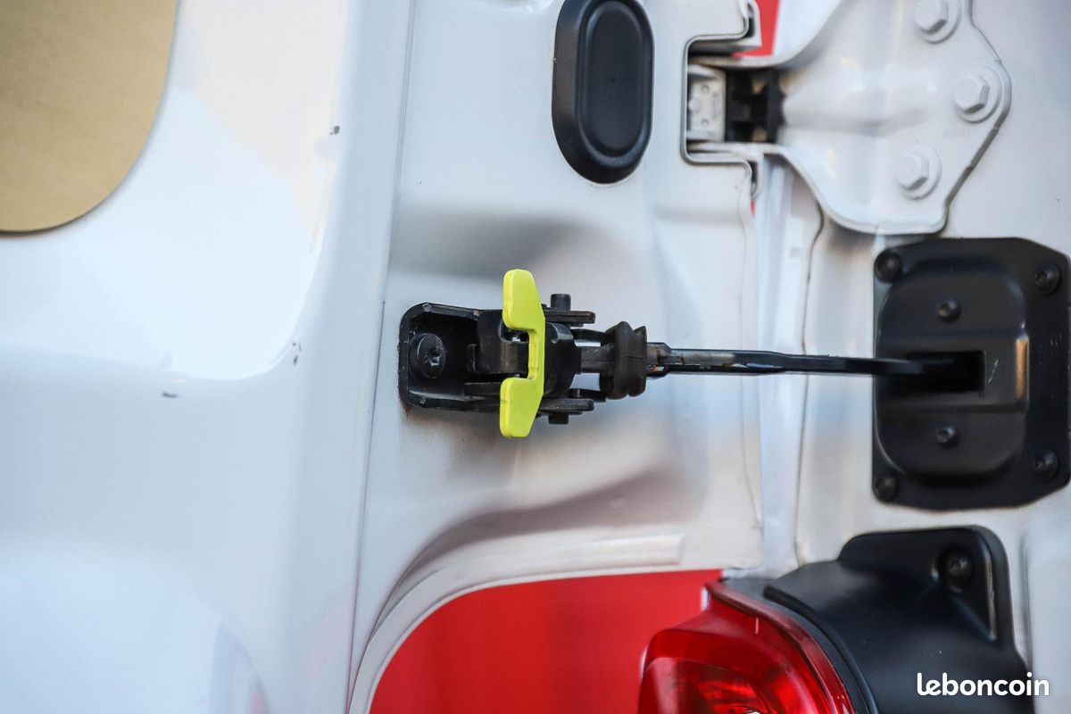 CITROEN JUMPY M 2.0 BlueHDi 180 EAT8 III FOURGON Driver CAMERA GPS (image 38)