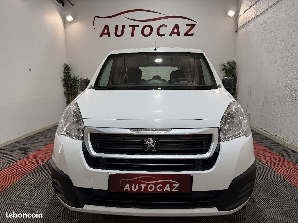 Peugeot Partner Tepee 1.6 BlueHDi 100ch BVM5 Style +ATTELAGE (image 4)