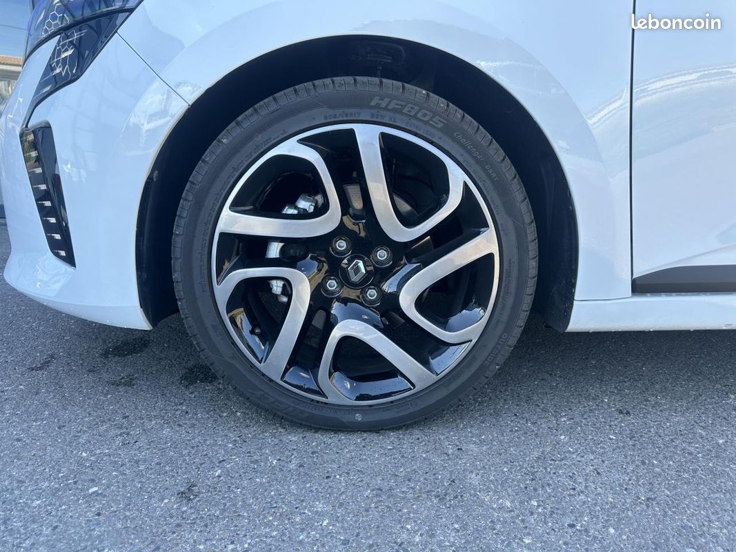 RENAULT CLIO 1.6 E-Tech Hybride - 145 - BVA multi-modes 2025 V Evolution Réversible - GARANTIE 12 MOIS (image 18)