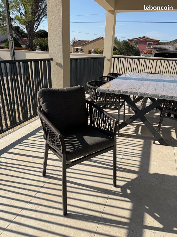Chaise (image 1)