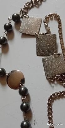 2 Colliers Pendentifs Fantaisies jamais Portés (image 7)