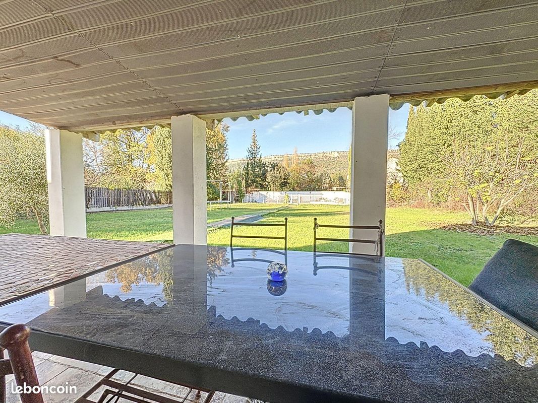 Vente | Maison T6 | 6p | 4ch | 160 m² | Châteauneuf-le-Rouge | Terrasse · Piscine (image 2)