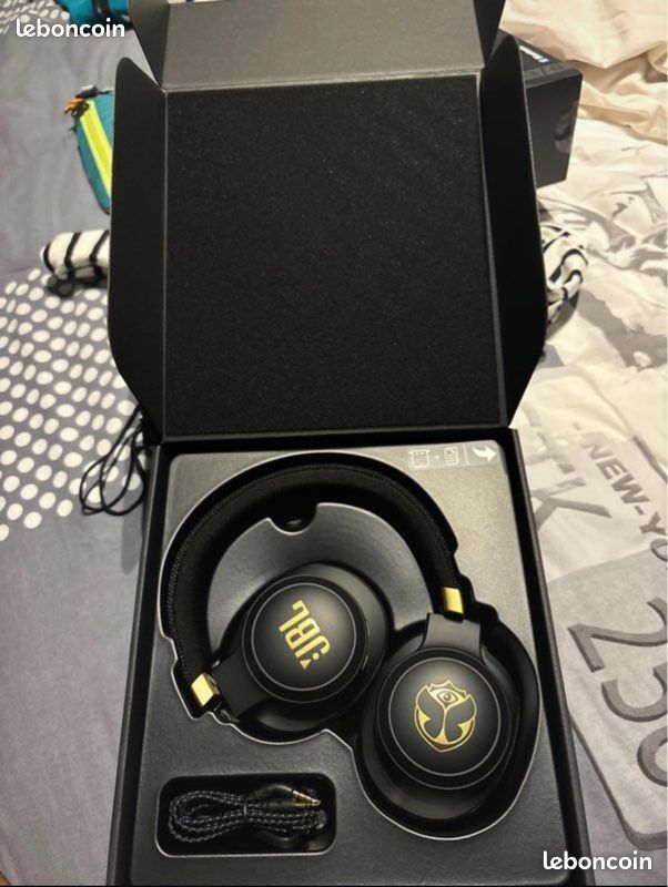 Casque TOMORROWLAND X JBL LIVE 660NC Photo, audio vidéo