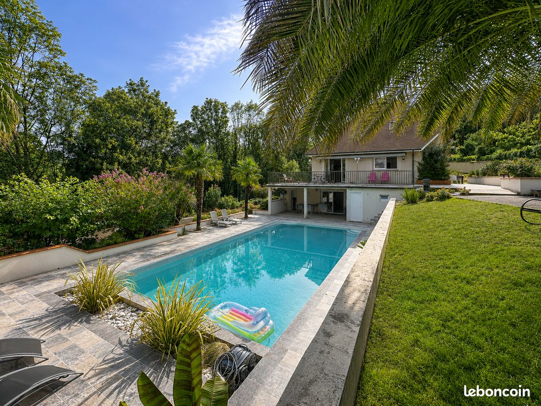 Maison 7 pièces 180 m² · à Gan · 180 m² · 690 000 €
