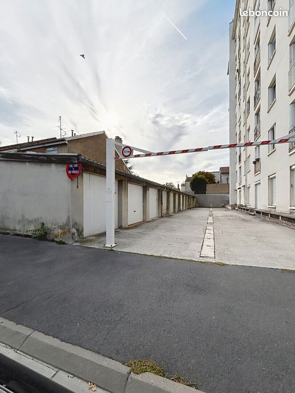 Parking/box REIMS · 80 €/mois