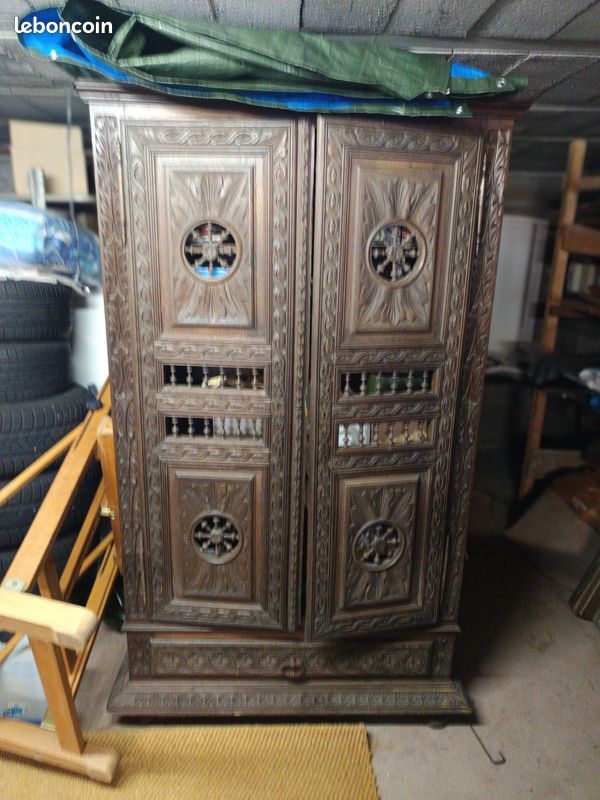 Divers meubles ..lit enfant (2)/chaise enf /meuble télé/ étagère / armoire ancienne basque? / (image 6)