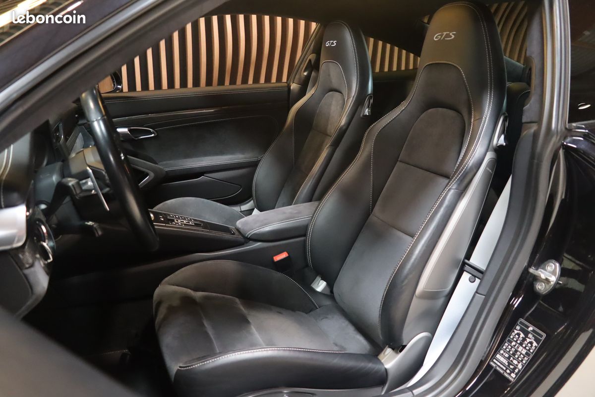 Porsche 911 TYPE 991.2 GTS 450CH - Pack intérieur GTS - Sièges chauffants - Régulateur de vitesse - Système de levage de l’essieu avant - PASM - Toit ouvrant - caméra de recul - Volant sport GT (image 6)