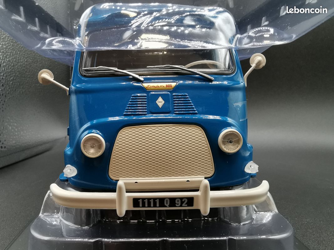 Voiture miniature RENAULT ESTAFETTE 1967 SAVIEM BLUE - Collection