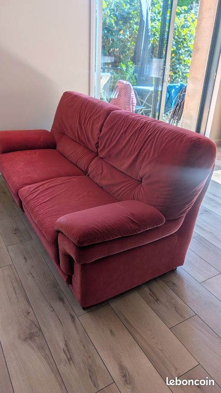 Canapé rouge / bordeaux (200cm * 100cm) + fauteuil (100cm*100cm) (image 2)